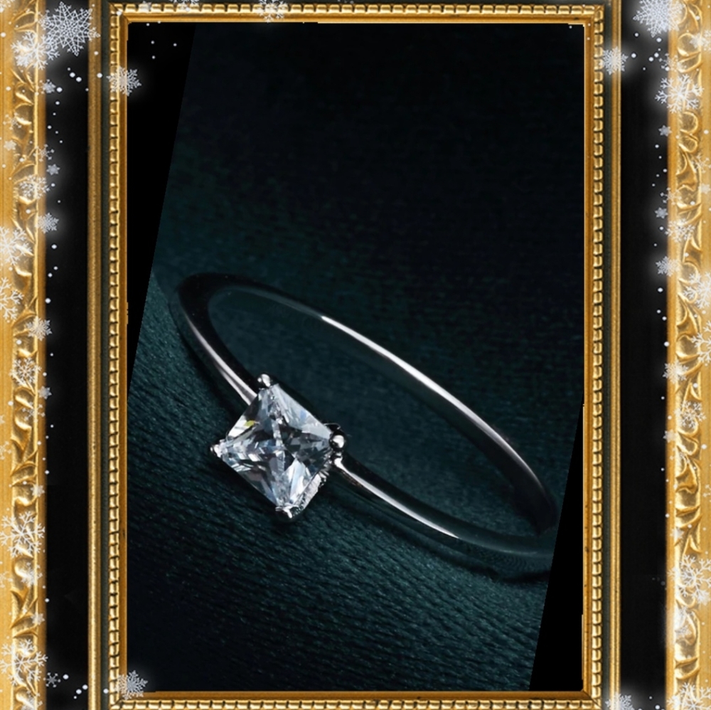 $190 zirconia silver ring size 7